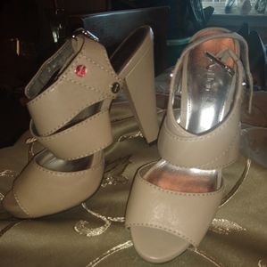 Calvin Klein cream color heels..too cute